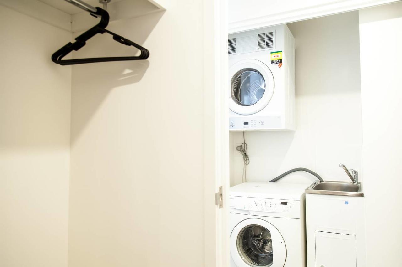 Chic Living In South + Rooftop Pool Apartment Brisbane