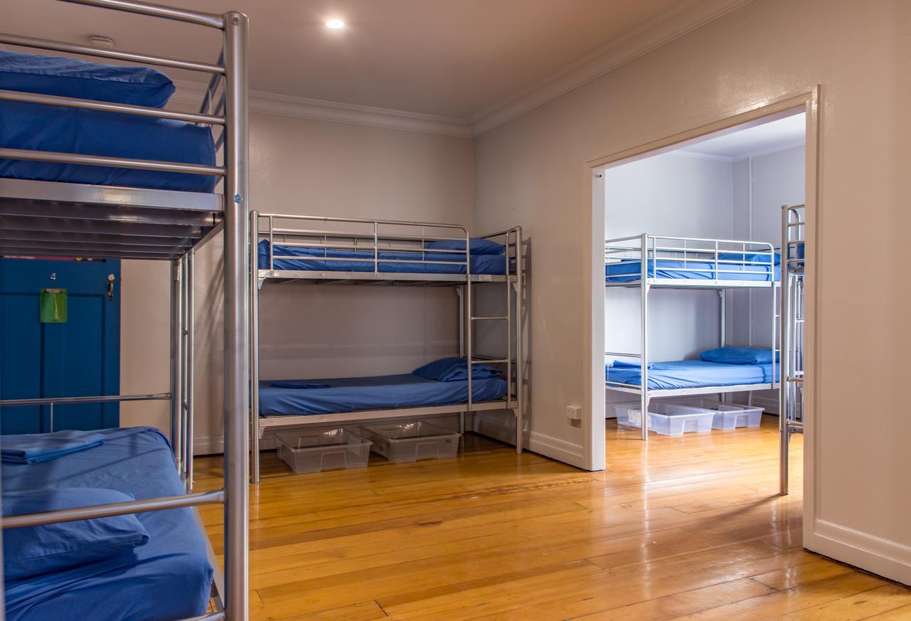 Joe's Place Backpackers Hostel *