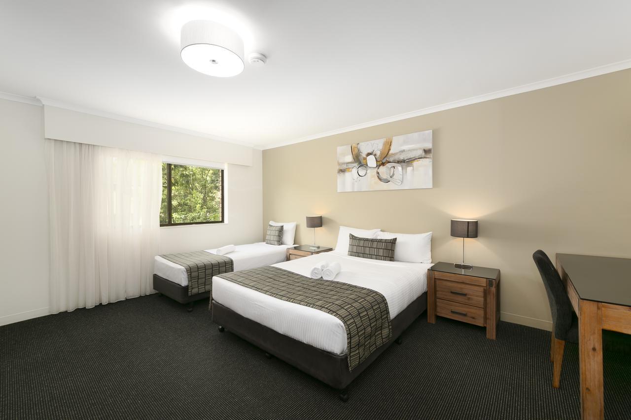 Mt Ommaney Aparthotel 3*