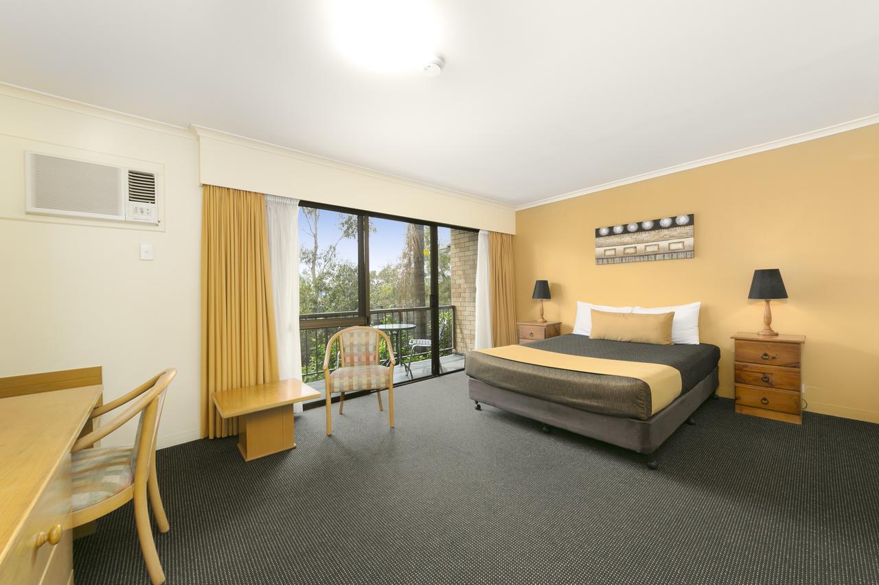 Mt Ommaney 3* Brisbane