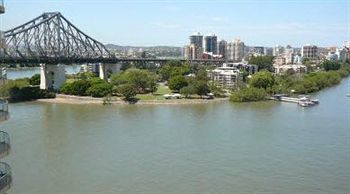 Mantra On The Quay Aparthotel 4*