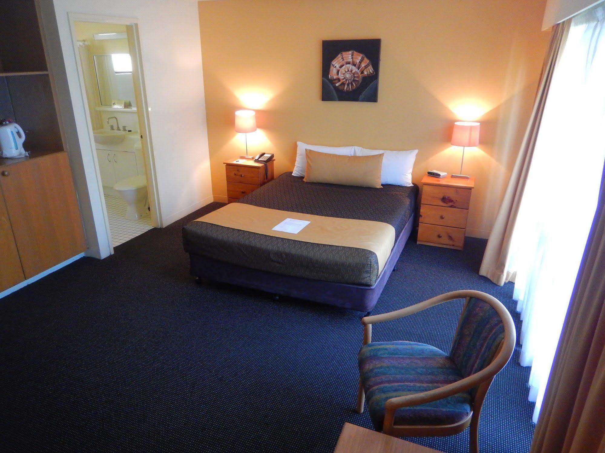 Mt Ommaney Aparthotel