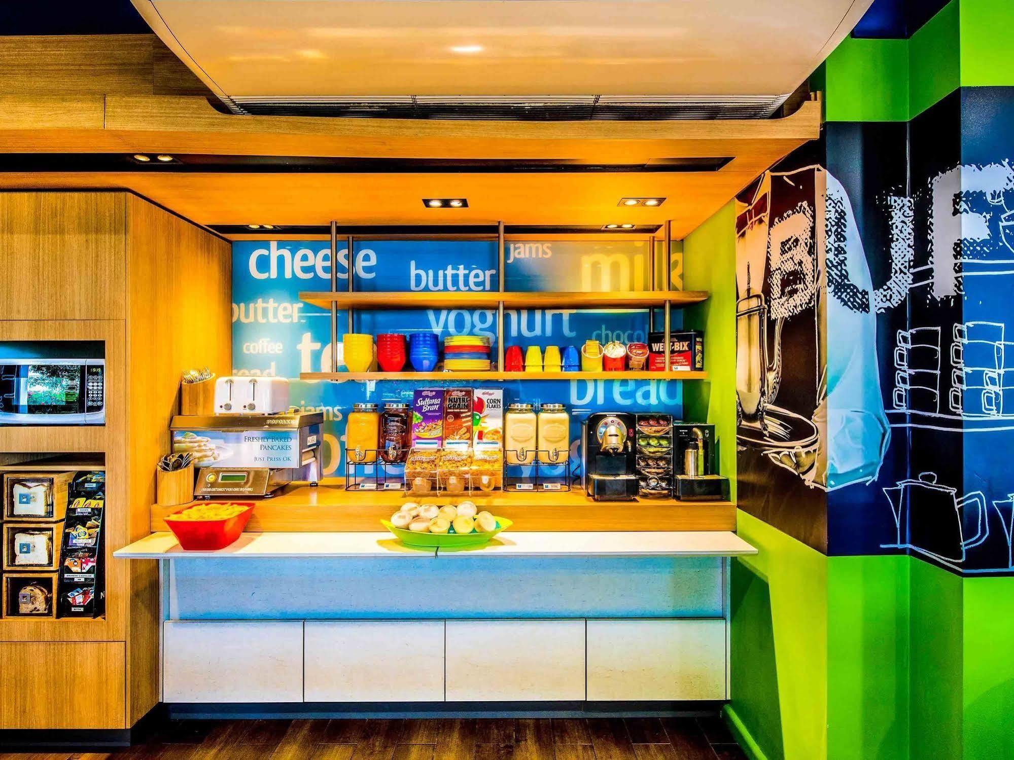 Ibis Budget Airport Hotel 3*