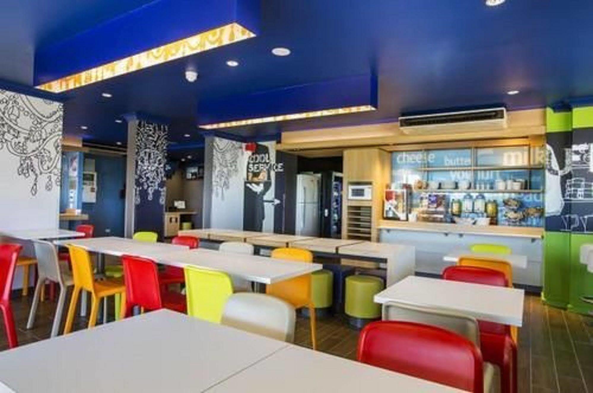 Ibis Budget Airport Hotel 3*