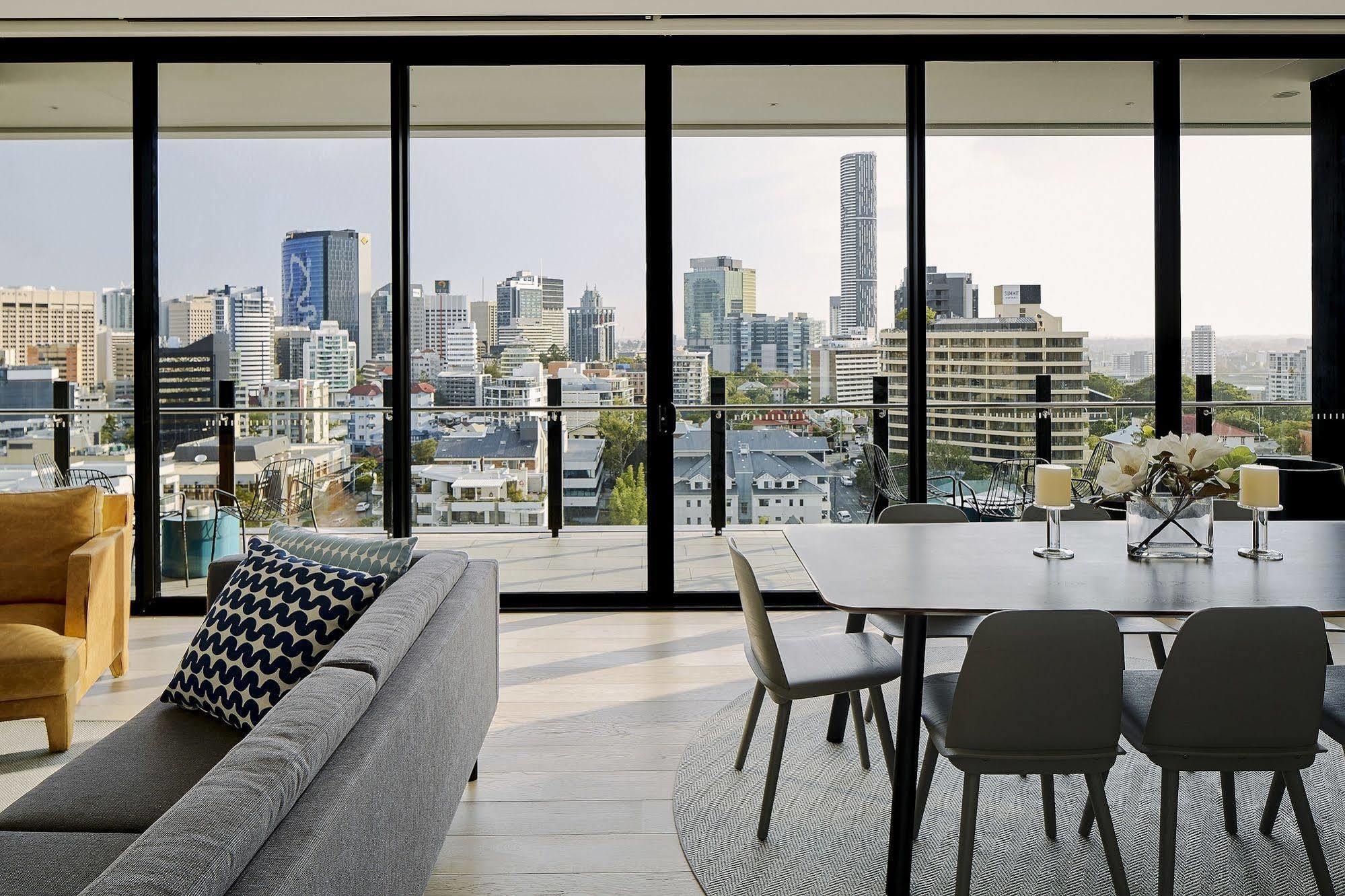The Johnson - Art Series 4* Brisbane