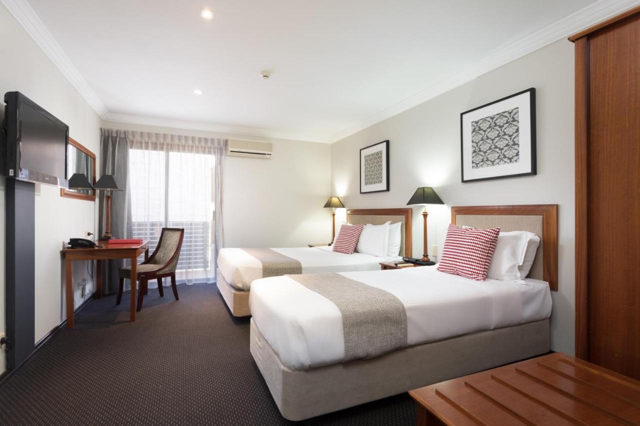 Ramada By Wyndham Windsor 4*