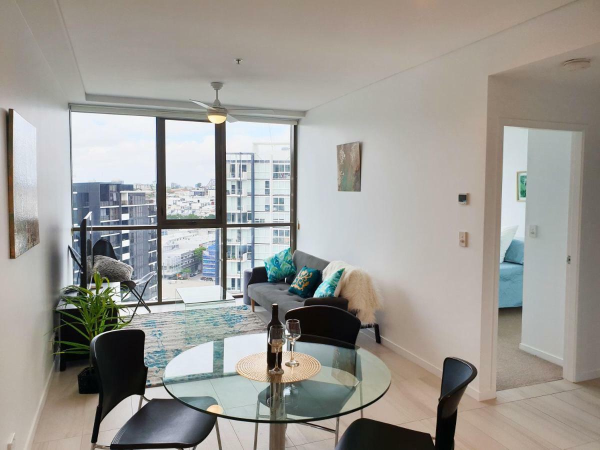 2br Food & Drink Hub ★gym★pool★views★roof Terrace *