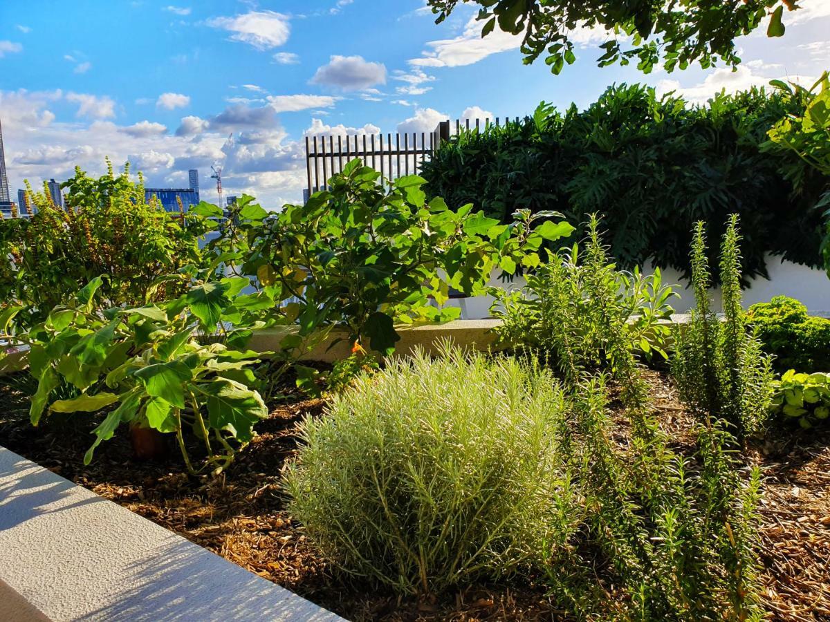 2br Food & Drink Hub ★gym★pool★views★roof Terrace *