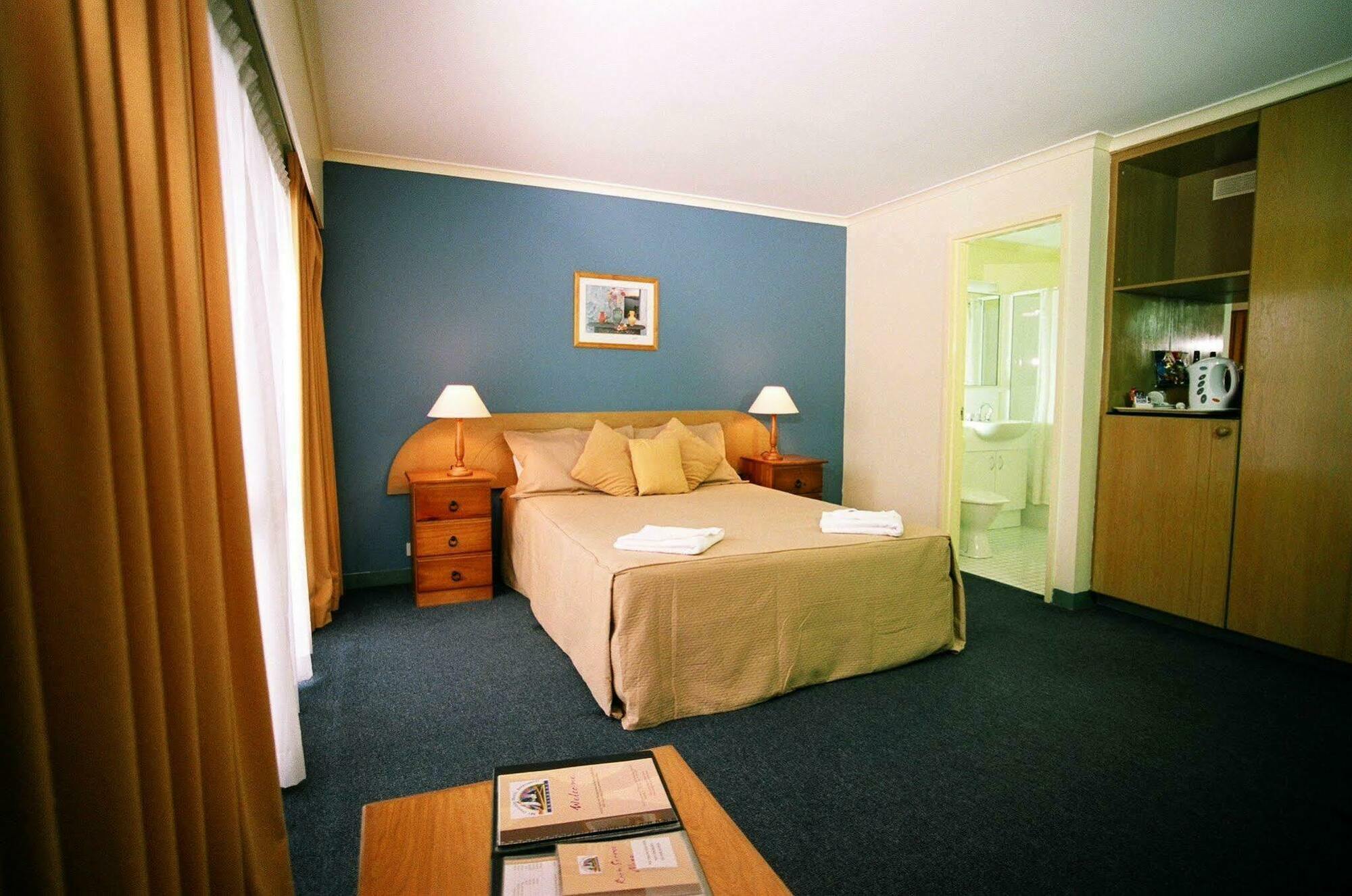 Aparthotel Mt Ommaney 3*