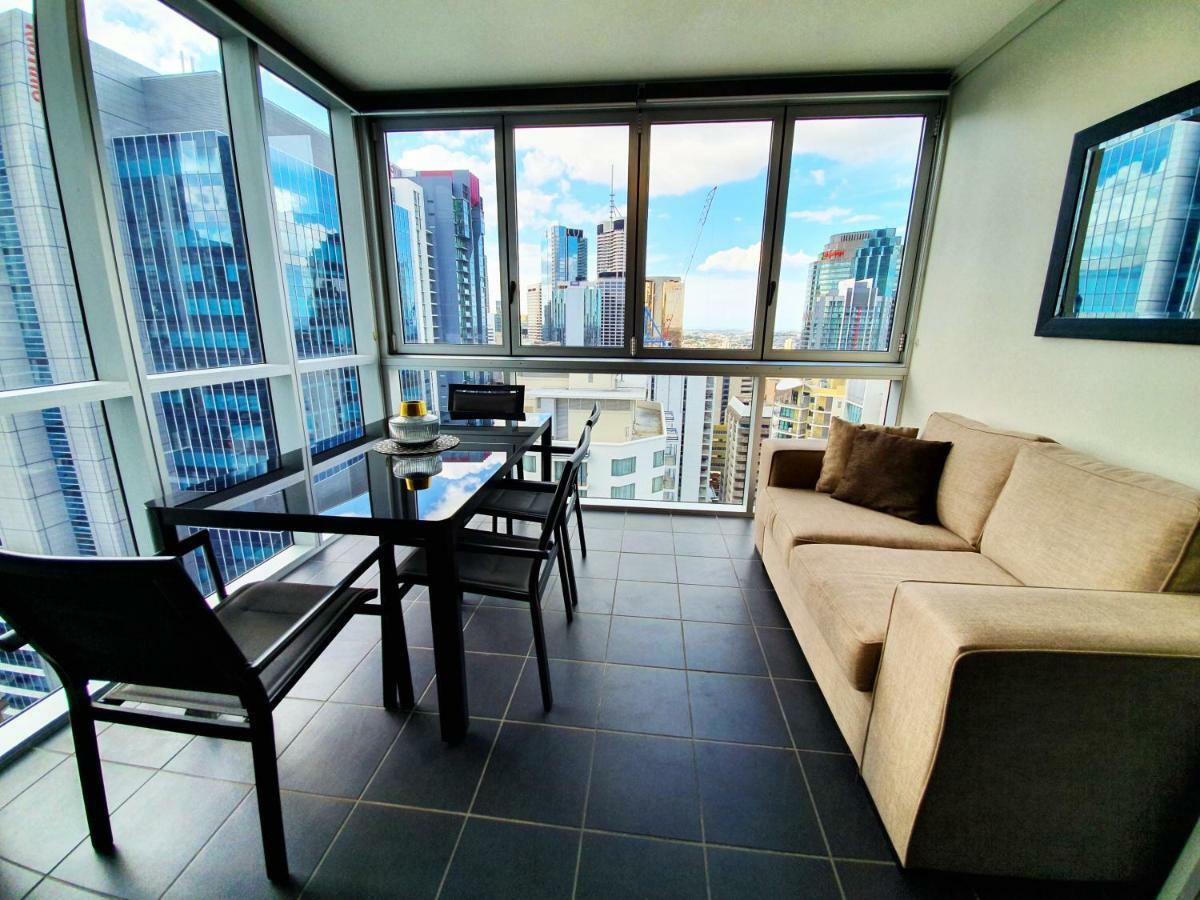 2br Epic Views ★cbd★ 2 Cars ★pool★wine★gym★netflix Apartment *