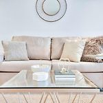 Kozyguru Fortitude Valley High Level 2 Bed Apt + Free Parking Qfv179-2612