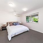 Eight Mile Plains Business Or Holiday Like Home