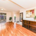 Eight Mile Plains Business Or Holiday Like Home