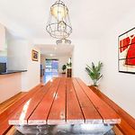 Eight Mile Plains Business Or Holiday Like Home