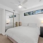 Lovely 2 Bedroom Unit Pool,Gym Workspace & More