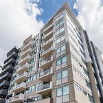 Comfort Two Bedroom Apartment With Free Parking In Valley