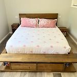Stylish Guest Suite In Everton Hills