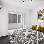 Spacious 2 Bed 2 Bath Apartment At South Brisbane