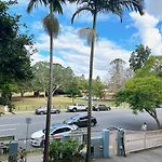 Spacious Newly Furnished 2Bed Apartment In South Brisbane