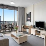 Oaks Brisbane on Charlotte Suites