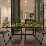 Central Brisbane2Bedspark+Super Big Balcony!