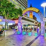 Heart Of The Cbd ~ 1Bed/1Bath/Balcony/Free Parking