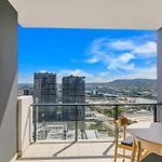 Soaring Skyline On Southside At Resort-Style Stay