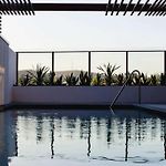 1Br Apt With Parking And Pool Near Shops