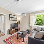 Stylish 1 Bedroom Apartment ~ New Farm