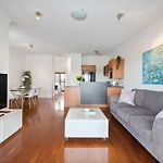 Hidden In New Farm ~ 1 Bed/1 Bath /1 Car/Views!
