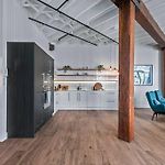 Luxurious Woolstore Living! ~Teneriffe