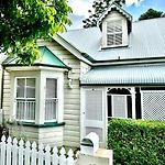 Charming Heritage House In The Heart Of The City