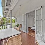 Abracadabra! ~ 1Bed / 1Bath / Balconies ~ New Farm