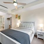 Tropical Resort ~ 2 Bed/2 Bath/1 Car ~ West End