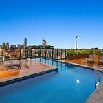 South Bank Stunner! ~ 3 Bed/2 Bath/1Car/Views