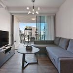 South Brisbane One Bedroom Apartment