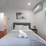 3Br15Ba House W Parking Close To Eastwood Beach M8