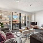 Amazing Astor Apartment ~ 5 Mins Brisbane Cbd