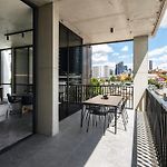Alfred & Turner Apartments, Luxury 2 Bedroom Condos In The Heart Of The Valley