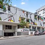 Central & Stylish! 1Bed/1Bath/1Car ~ 5 Mins To Cbd