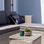 Balmoral Apartment - Airy & Light-Filled City Edge Comfort Stay