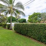 Lovely 2-Bed By Oxenham Park Transport & Shops