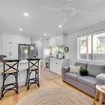 Comfort Cove - Quiet Luxury With Full Kitchen