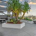 Captivating Convenience 1Bed 1Bath 1Car Views
