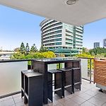 Inner City Action 3Bed 2Bath 1Car 3Balconies