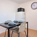 Comfy Unit Near Garden City Westfield Street Parking