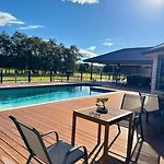 7 Bedrooms 20 Mins To City 25 Acres Of Green Space