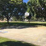Artistic Queenslander With Park Views - 5 Bedroom - Sleep 10