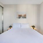 \'Urban Lushscape\' Riverside Retreat In Newstead