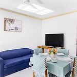Malls At Doorstep 2-Bed Unit In Heart Of Cannon Hill